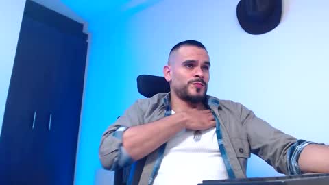 Esteban Fernandez online show from February 2026 03:27:01 AM