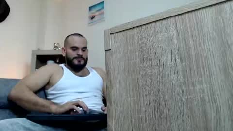 Esteban Fernandez online show from August 2026 06:18:02 AM