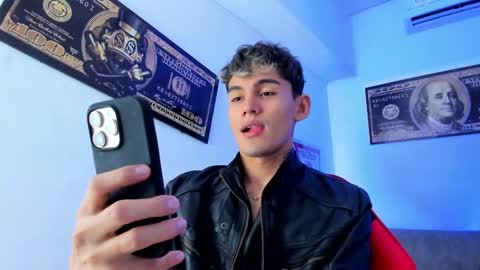 Snapshot of estebanperez_ chatting on December 2024 12:03:01 PM Esteban online show from December 2024 12:03:01 PM