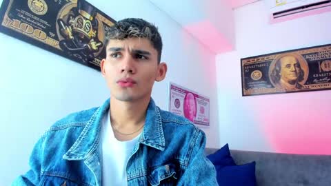 Snapshot of estebanperez_ chatting on December 2024 12:06:01 PM Esteban online show from December 2024 12:06:01 PM