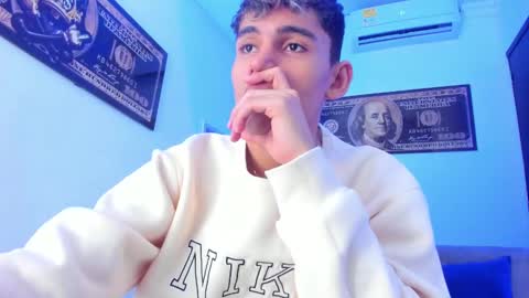Snapshot of estebanperez_ chatting on December 2024 12:08:02 PM Esteban online show from December 2024 12:08:02 PM