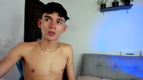 Snapshot of estebanperez_ chatting on February 2025 06:17:02 PM Esteban online show from February 2025 06:17:02 PM