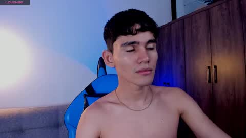 Snapshot of estebanperez_ chatting on February 2025 01:06:01 PM Esteban online show from February 2025 01:06:01 PM
