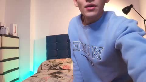 Snapshot of estebanperez_ chatting on February 2025 02:31:02 PM Esteban online show from February 2025 02:31:02 PM