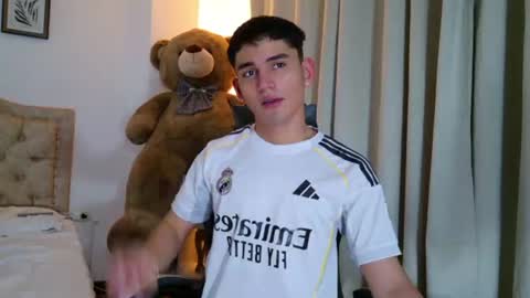Snapshot of estebanperez_ chatting on July 2026 11:05:02 AM Esteban online show from July 2026 11:05:02 AM