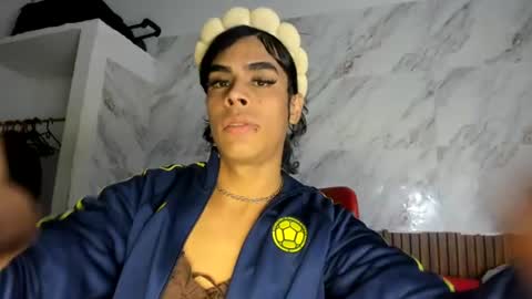 estefani robles online show from June 2026 01:07:02 AM