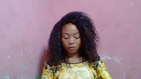 estelah20 online show from October 2025 05:52:01 AM