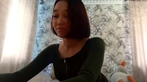Snapshot of estellekirbo chatting on April 2026 12:57:02 PM estellekirbo online show from April 2026 12:57:02 PM