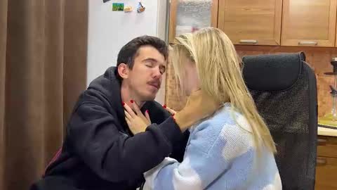 Ester online show from September 2025 06:02:01 PM