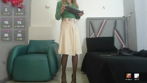 esterlindez online show from June 2026 08:24:01 PM