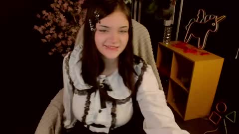 Snapshot of estertwilight chatting on April 2026 10:54:02 AM Ester online show from April 2026 10:54:02 AM