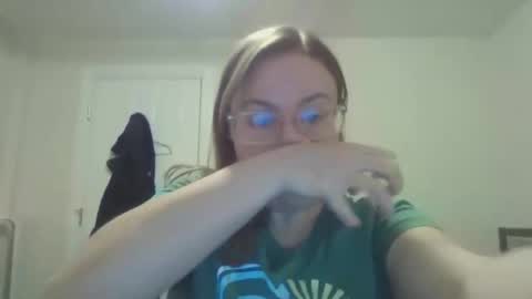 Esther online show from December 2025 10:16:02 PM