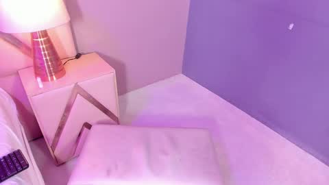   online show from April 2026 04:08:02 AM