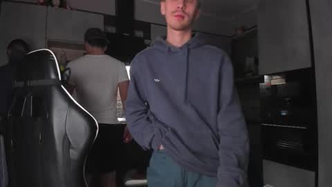 LOUIS online show from December 2025 07:32:01 PM