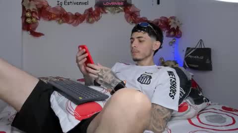 estivenvel online show from November 2025 03:56:02 PM