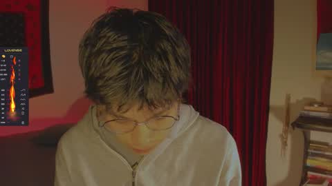 Snapshot of estmonnn chatting on October 2025 10:45:01 PM Esteban online show from October 2025 10:45:01 PM