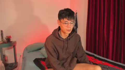 Snapshot of estmonnn chatting on November 2025 02:35:01 AM Esteban online show from November 2025 02:35:01 AM