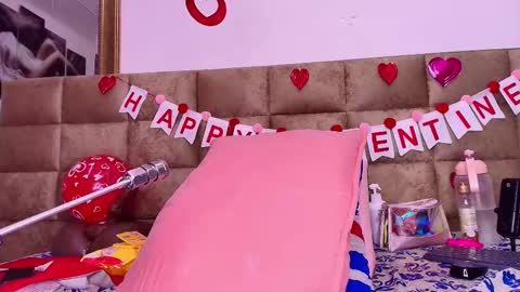 Snapshot of estrella_hanks_ chatting on February 2025 03:05:01 PM Estrella online show from February 2025 03:05:01 PM