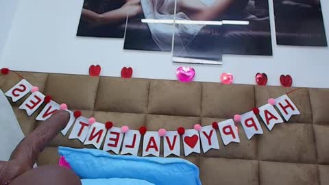 Snapshot of estrella_hanks_ chatting on February 2025 12:00:02 PM Estrella online show from February 2025 12:00:02 PM