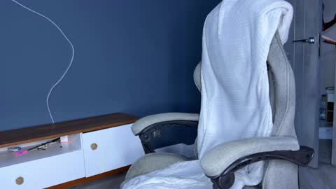 Alex online show from January 2025 12:04:02 PM