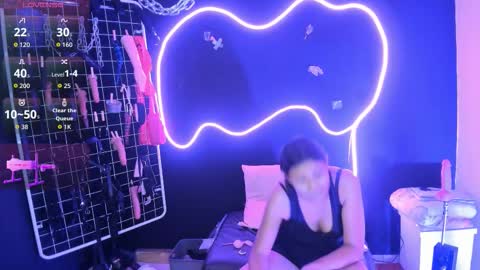 Cloe and Megan online show from October 2025 07:11:02 PM