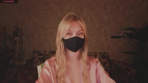 Sophia online show from April 2026 02:04:02 AM