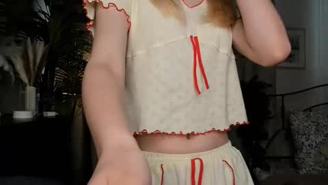 Snapshot of eternity_cuite chatting on September 2025 05:42:01 AM Natalie online show from September 2025 05:42:01 AM