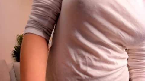 Jessi online show from October 2025 11:10:01 AM