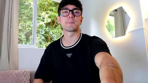 etham_wolf1 online show from May 2026 06:16:02 PM