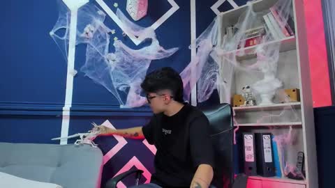 Etham online show from October 2025 04:30:01 PM