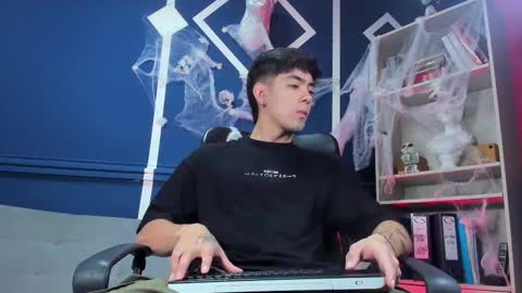 Etham online show from October 2025 11:28:01 AM