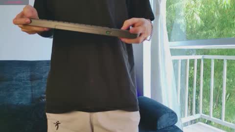 ethan and ava online show from November 2025 01:00:01 PM