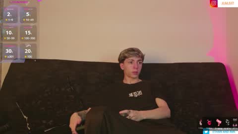 Snapshot of ethan_and_ava chatting on June 2026 02:05:02 AM ethan and ava online show from June 2026 02:05:02 AM