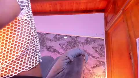 ethan_thouse online show from December 2025 07:10:01 PM