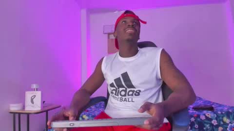 ethan travis online show from October 2025 08:50:01 PM