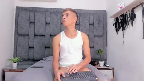 ethanhot_os online show from March 2026 09:04:02 PM