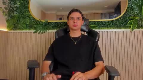 ethanlowell online show from January 2026 12:25:01 AM