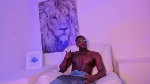 Snapshot of ethantraviis_ chatting on March 2025 02:14:02 AM Ethan online show from March 2025 02:14:02 AM