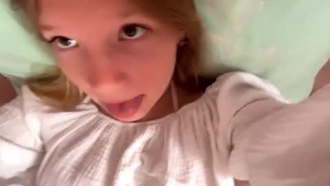 Snapshot of eugenakhouri chatting on September 2025 05:40:02 AM Lana online show from September 2025 05:40:02 AM