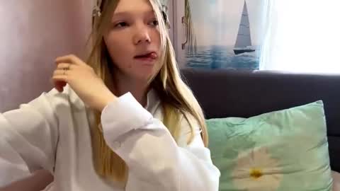 Snapshot of eugenakhouri chatting on September 2025 06:19:02 AM Lana online show from September 2025 06:19:02 AM