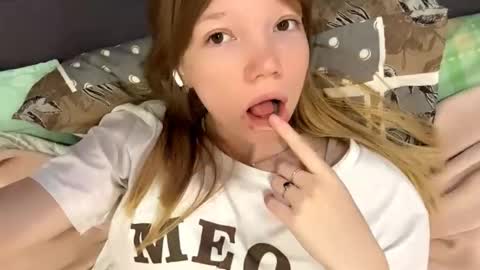 Snapshot of eugenakhouri chatting on October 2025 05:28:02 AM Lana online show from October 2025 05:28:02 AM