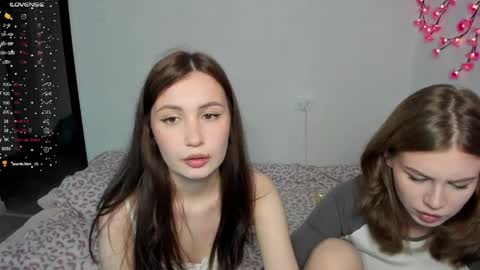 Snapshot of eumomino chatting on May 2026 05:10:01 PM Veronica Tiia Lilith left to right online show from May 2026 05:10:01 PM