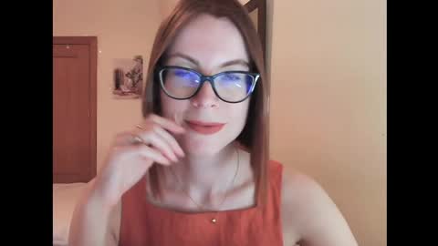 Snapshot of eva_cutesmile chatting on May 2026 06:47:02 PM Eva online show from May 2026 06:47:02 PM