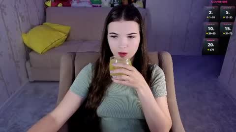 Snapshot of eva_davie chatting on June 2026 01:28:02 PM Eva online show from June 2026 01:28:02 PM
