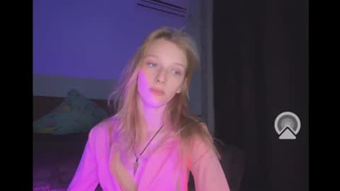 Snapshot of eva_eyre chatting on December 2024 06:16:01 PM Evvie online show from December 2024 06:16:01 PM