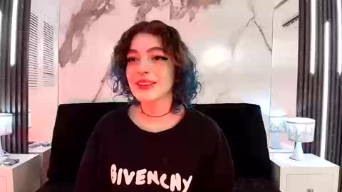 E V A online show from October 2025 07:36:02 PM