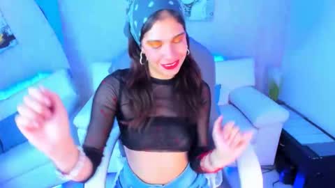 eva_hells online show from October 2025 08:18:01 PM