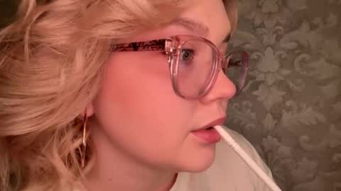 eva_kittenn online show from October 2025 08:06:02 PM