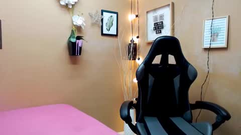 eva_love49 online show from November 2025 01:11:02 PM