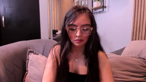 Angelinne online show from November 2025 03:26:02 AM